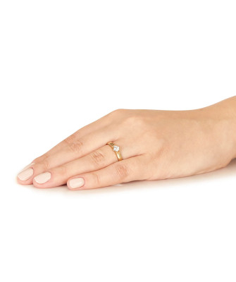 Ring with cubic zirconia 14k gold