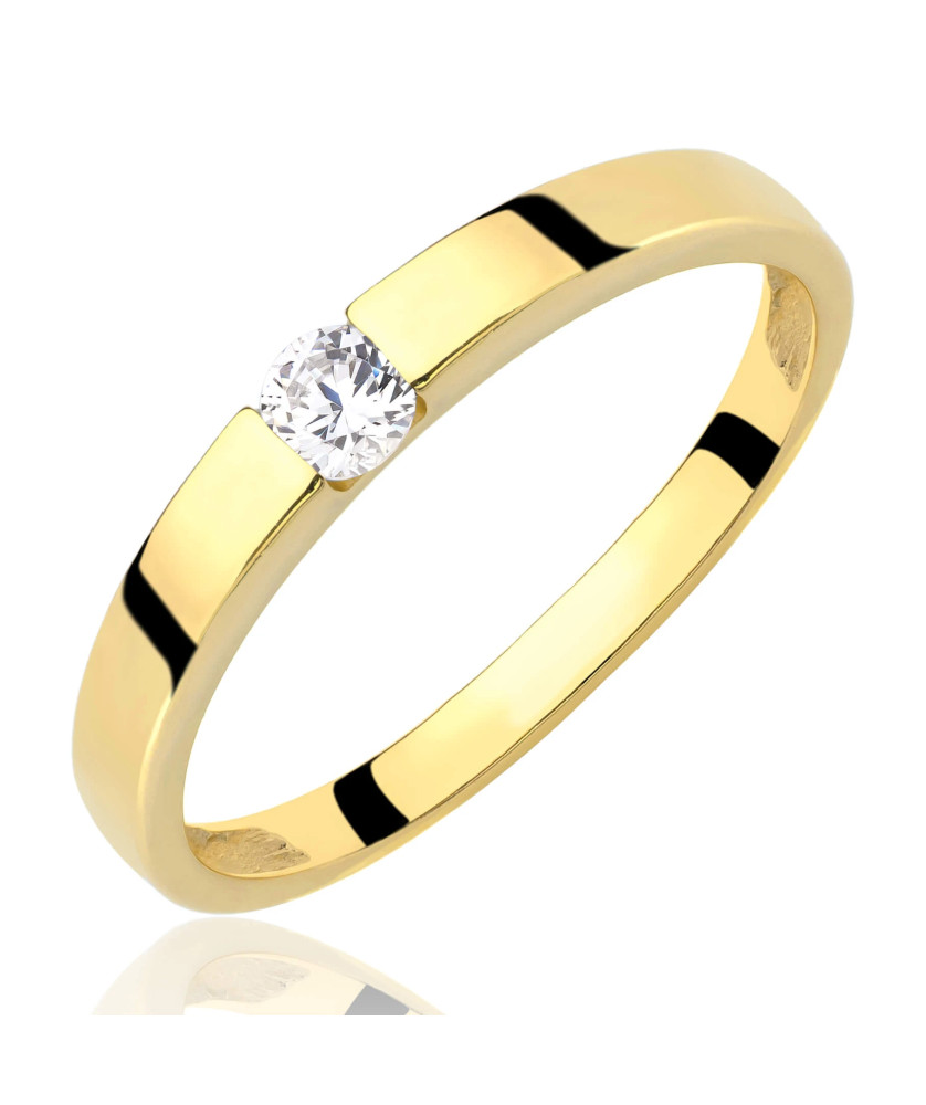 14k gold ring with zirconia