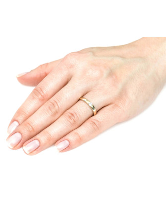 14k gold ring with zirconia