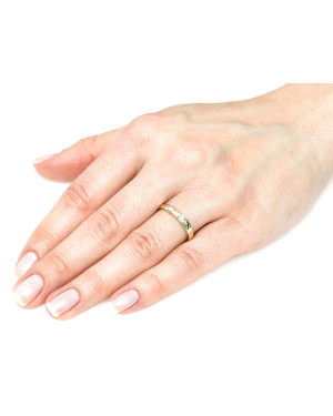 14k gold ring with zirconia