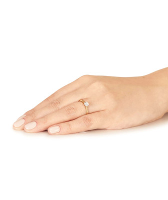 Engagement ring with cubic zirconia 8k gold