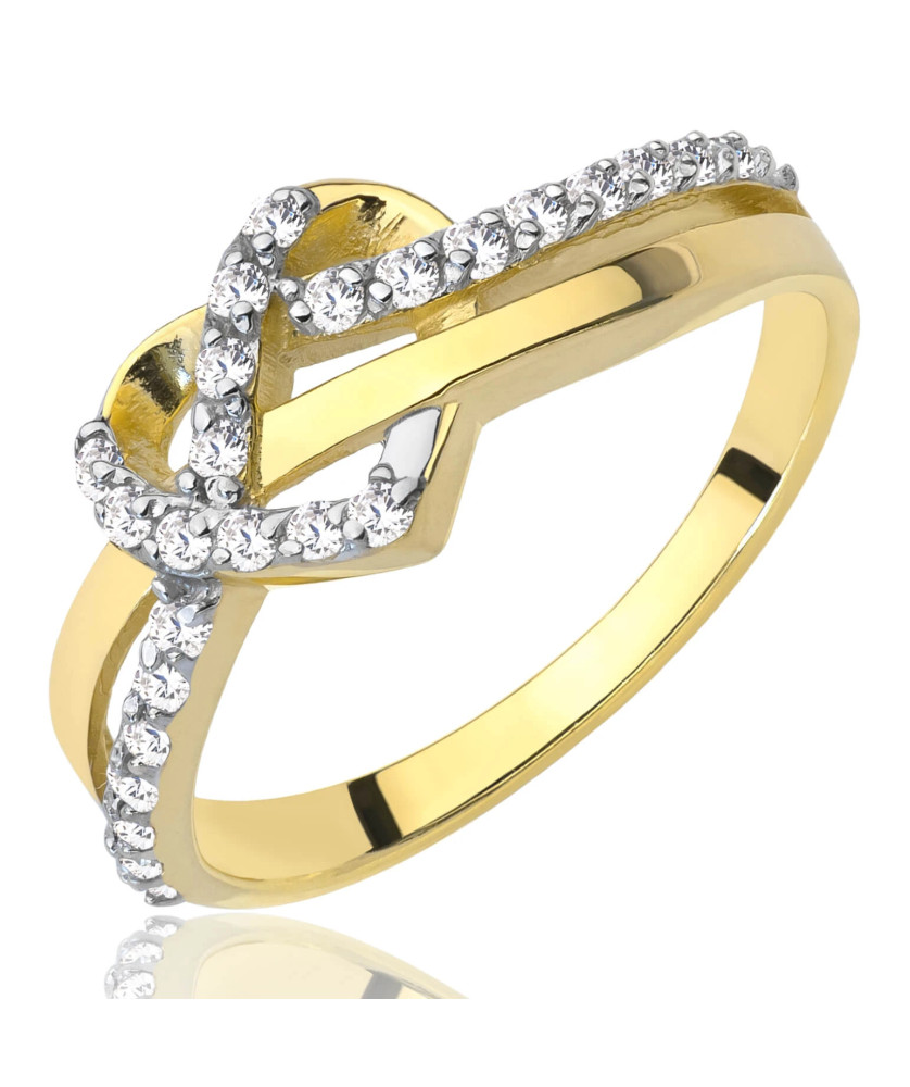 Engagement ring with heart 14k with cubic zirconia