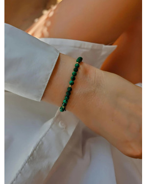 Gold string bracelet for the hand Circle with heart