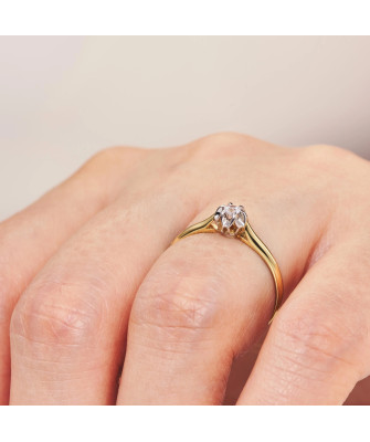 Ring with zirconia gold 8k