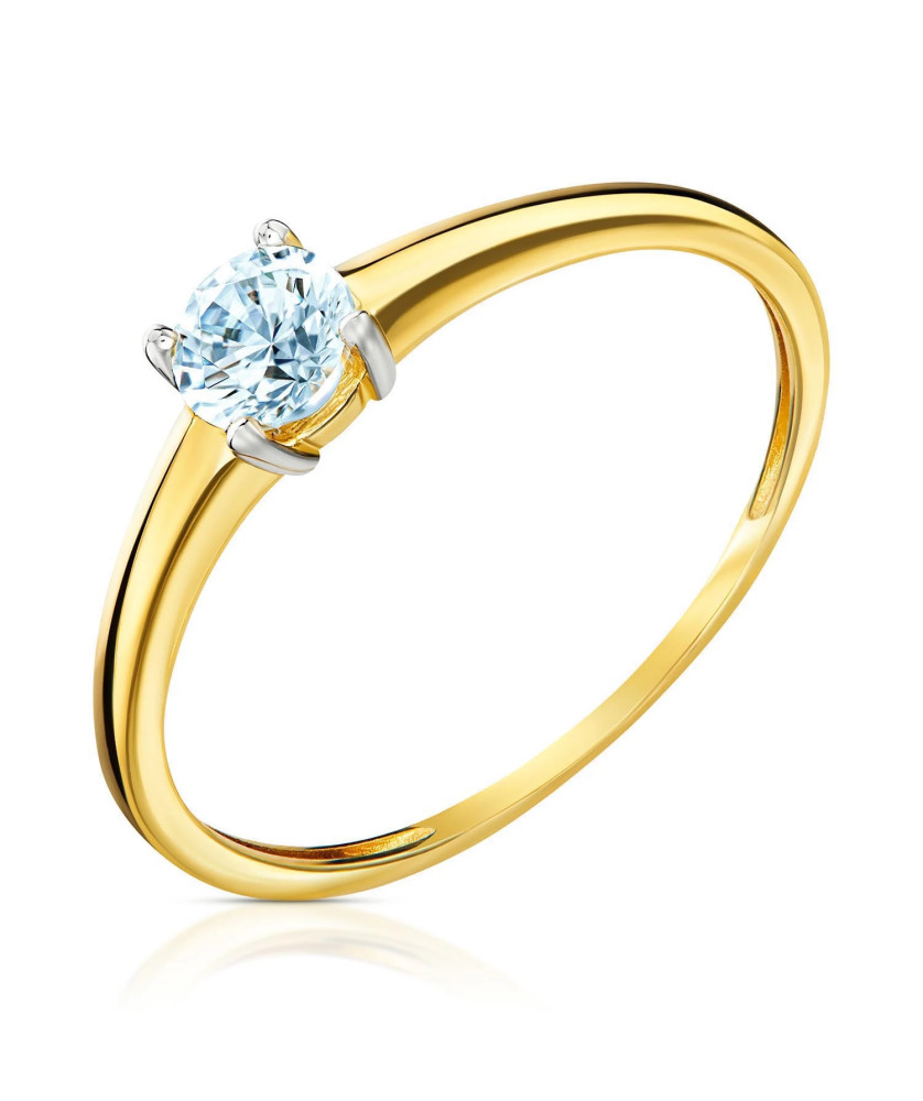 Engagement ring classic blue stone