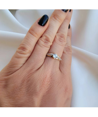 Gold engagement ring with white stone 8k