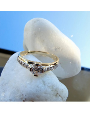 Gold engagement ring with white stone 8k