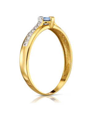 Ring with a blue stone 8k