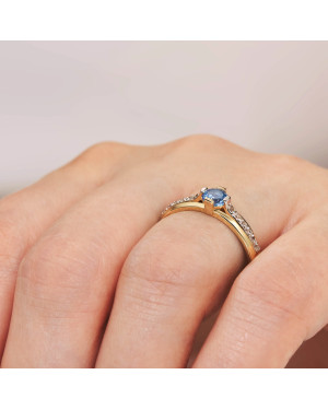 Ring with a blue stone 8k