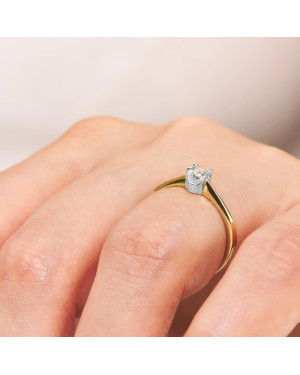 Gold engagement ring This time