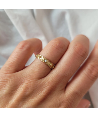 Gold rosary ring