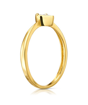 Ring with a heart in the middle cubic zirconia 8k