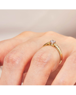 Engagement ring 8k with zirconia
