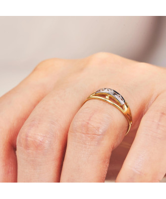 Gold ring 8k with small stones