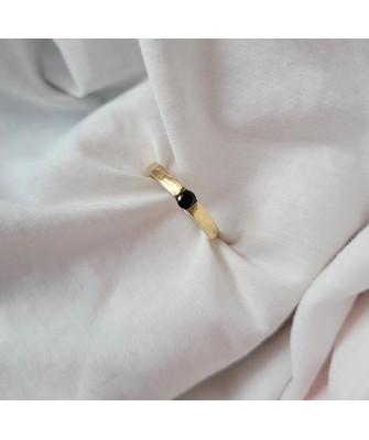 Ring with black stone 14k