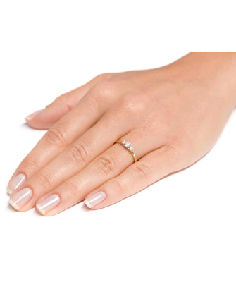 Delicate ring with cubic zirconia 14k