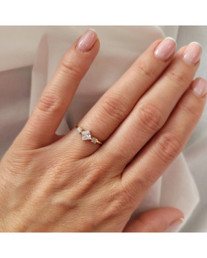 Gold ring with white stone 14k