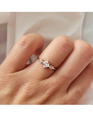 Gold ring with white stone 14k