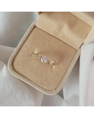 Gold ring with white stone 14k