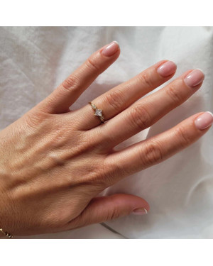 Gold ring with white stone 14k