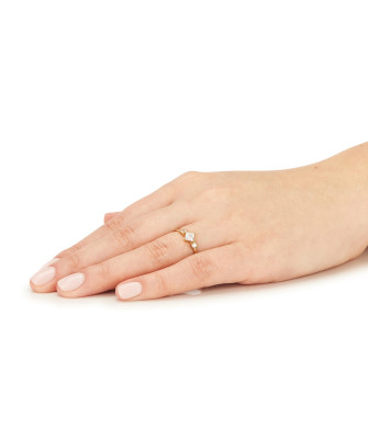 Gold ring with white stone 14k