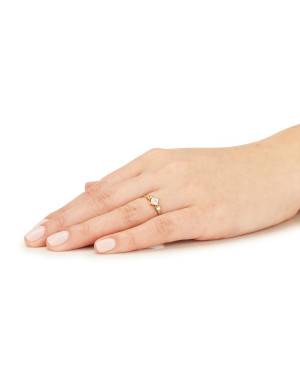 Gold ring with white stone 14k