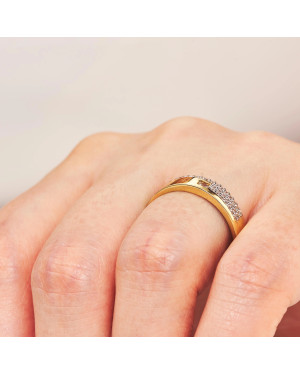 14k gold ring with cubic zirconia