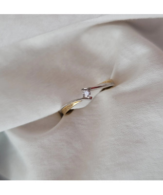 Delicate 14k gold ring with zirconia