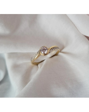 Gold ring with white stone 14k