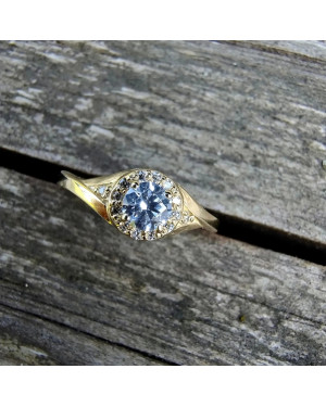 Classic 14k ring with cubic zirconia