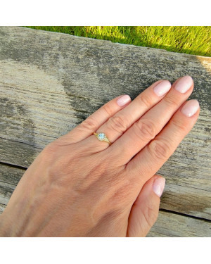 Classic 14k ring with cubic zirconia