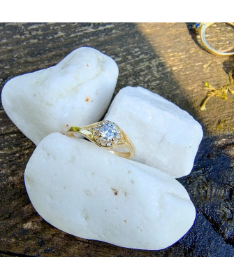 Classic 14k ring with cubic zirconia