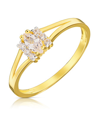 Engagement ring 8k cubic zirconia