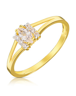 Engagement ring 8k cubic zirconia