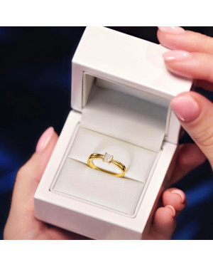 Gold ring with cubic zirconia 8k