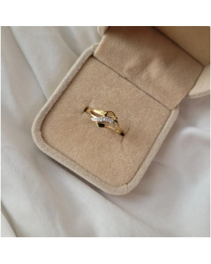 14k gold ring with zirconia leaf