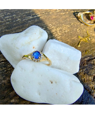 Ring with blue stone gold 8k