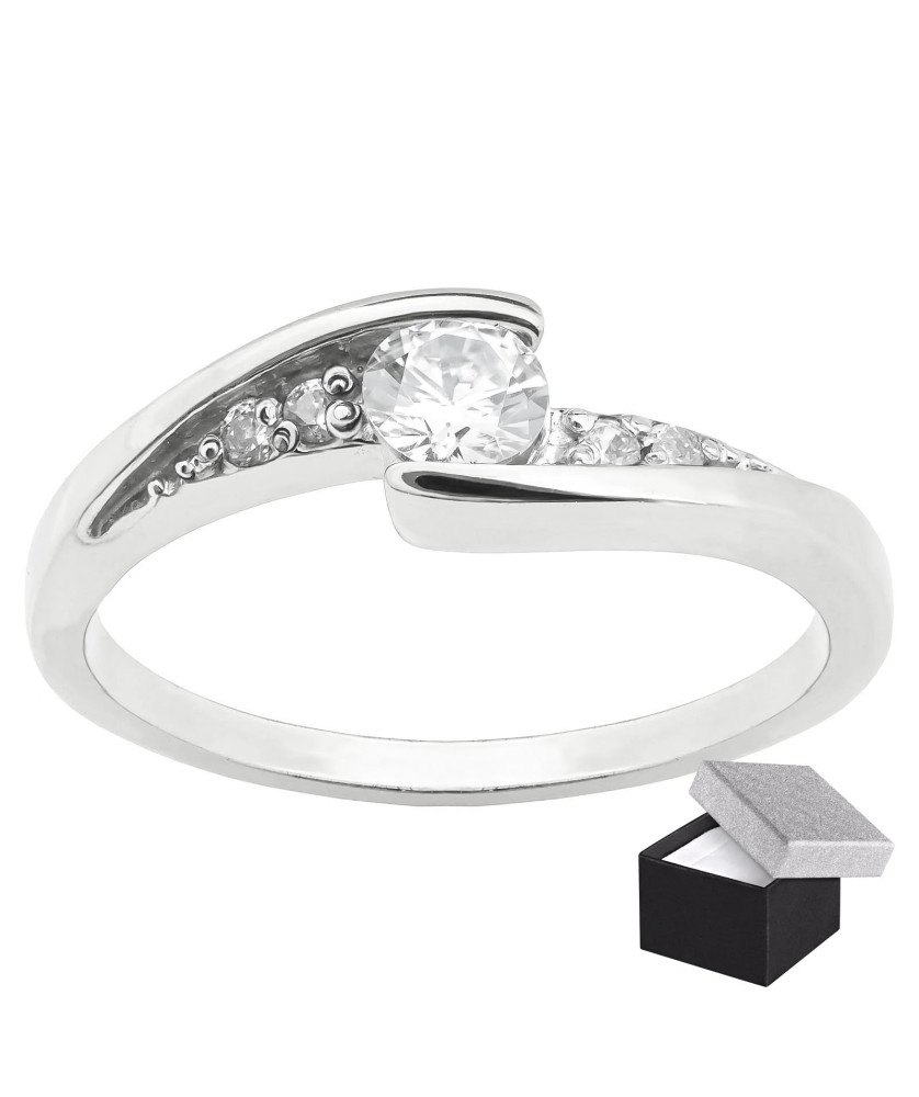 Silver ring with zirconia