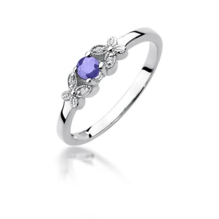 Gold ring with tanzanite, white gold
