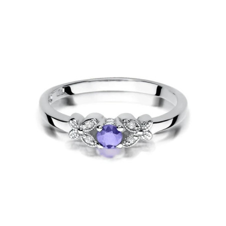 Gold ring with tanzanite, white gold