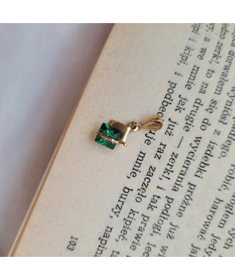 Gold Pendant Emerald Band