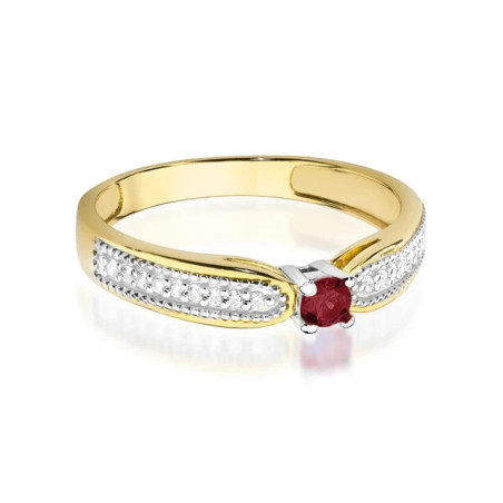 Gold ring with ruby ​​and diamonds