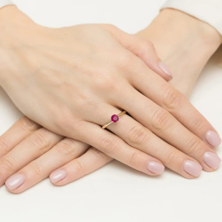 Gold ring with ruby ​​585 certified