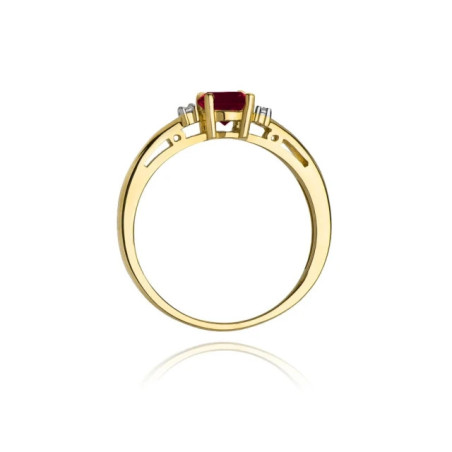 Ring with garnet, diamonds, 585 gold