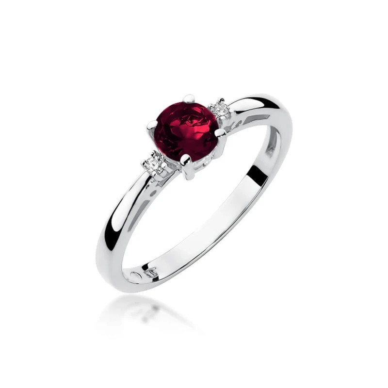 Garnet ring made of 585 white gold
