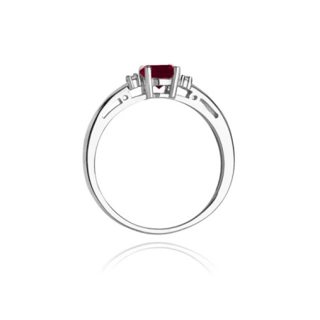 Garnet ring made of 585 white gold