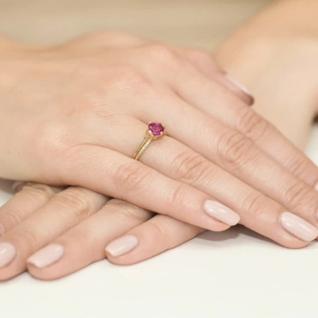 Ruby and diamonds ring in 585 gold
