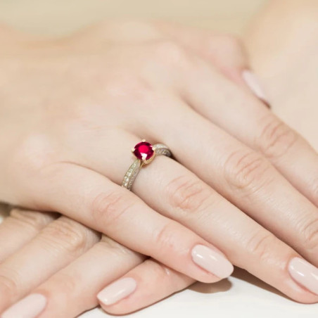 Gold ring with ruby ​​and diamonds, certificate