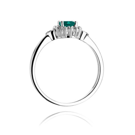 Flower ring emerald diamonds white gold