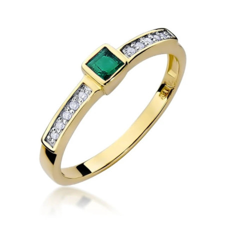 585 Gold Ring With Emerald Diamond